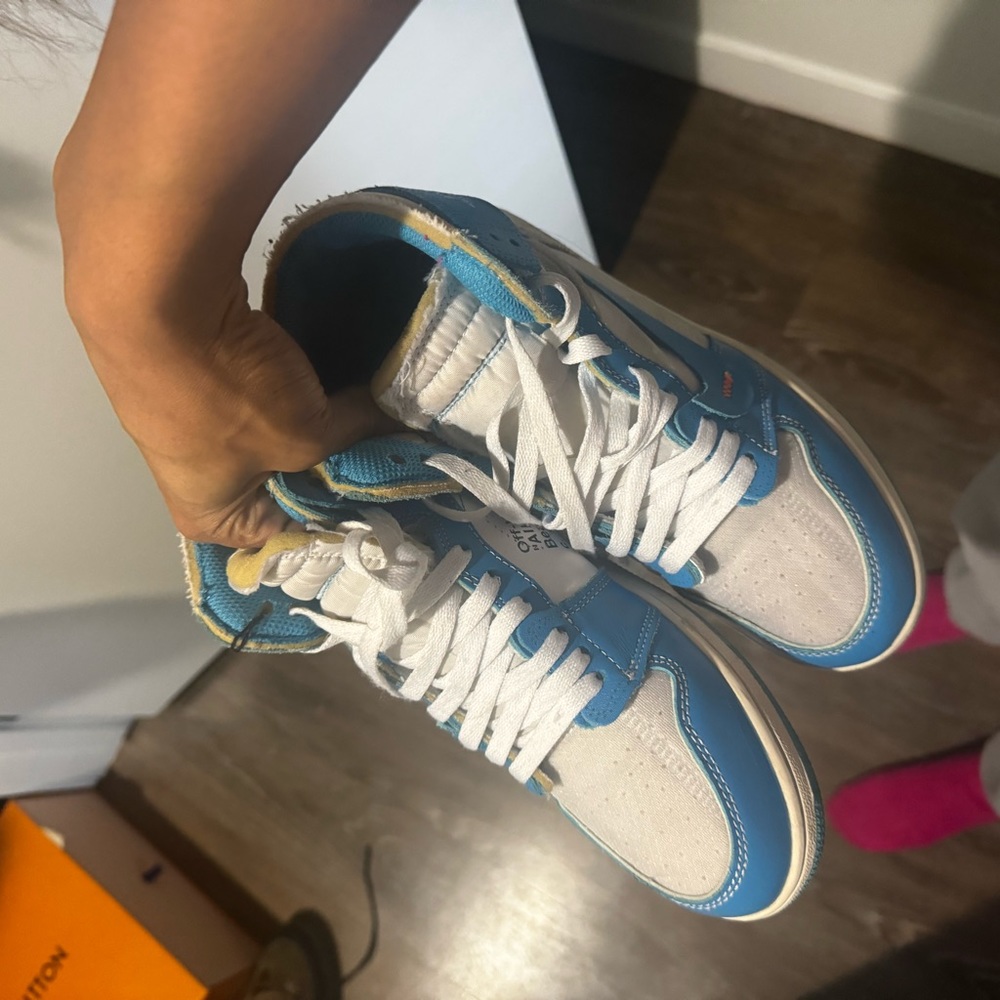 Authentic off white Jordan 1s have to look if i still have the original box